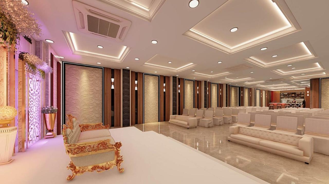 Hotel Olive Crown Lucknow Bagian luar foto