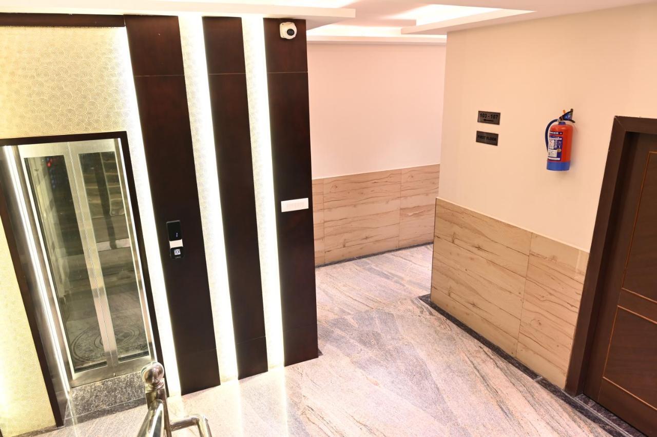 Hotel Olive Crown Lucknow Bagian luar foto